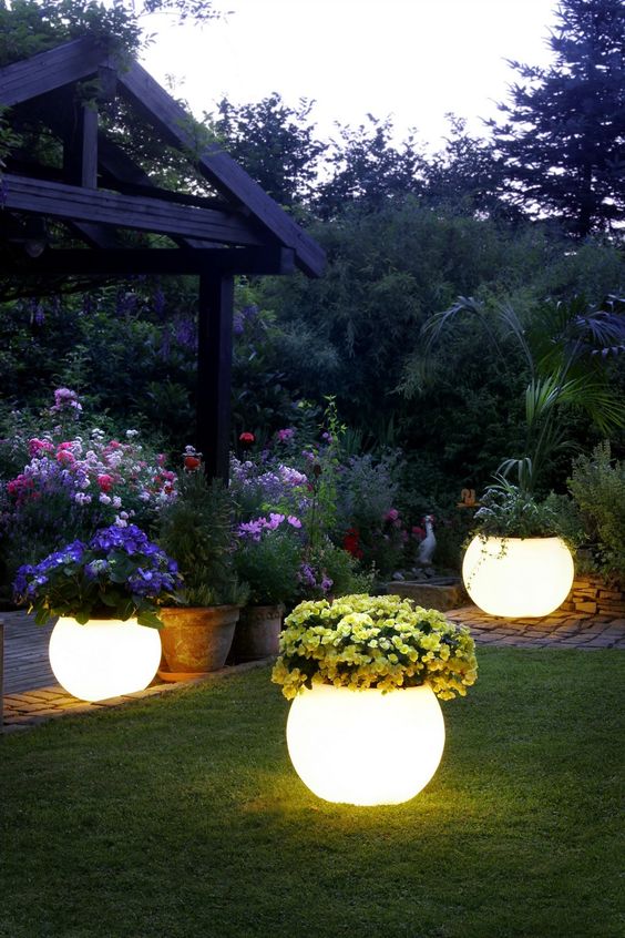 backyard lighting ideas 17