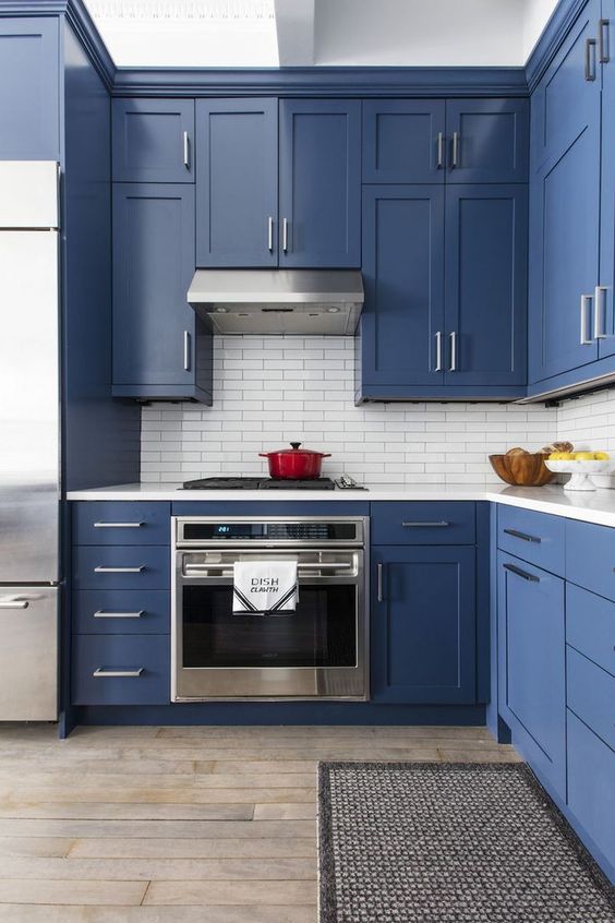 Kitchen Colors Ideas: Relaxing Deep Blue