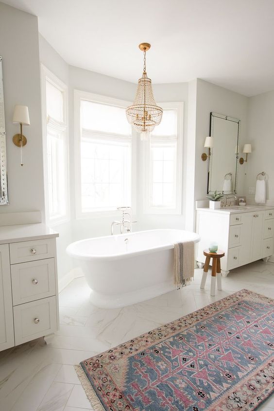 Bathroom Tub Ideas: Elegant Freestanding Tub