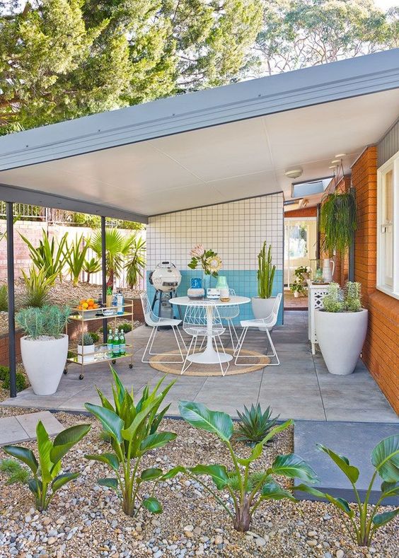 Backyard Design Ideas: Attractive Patio Roof