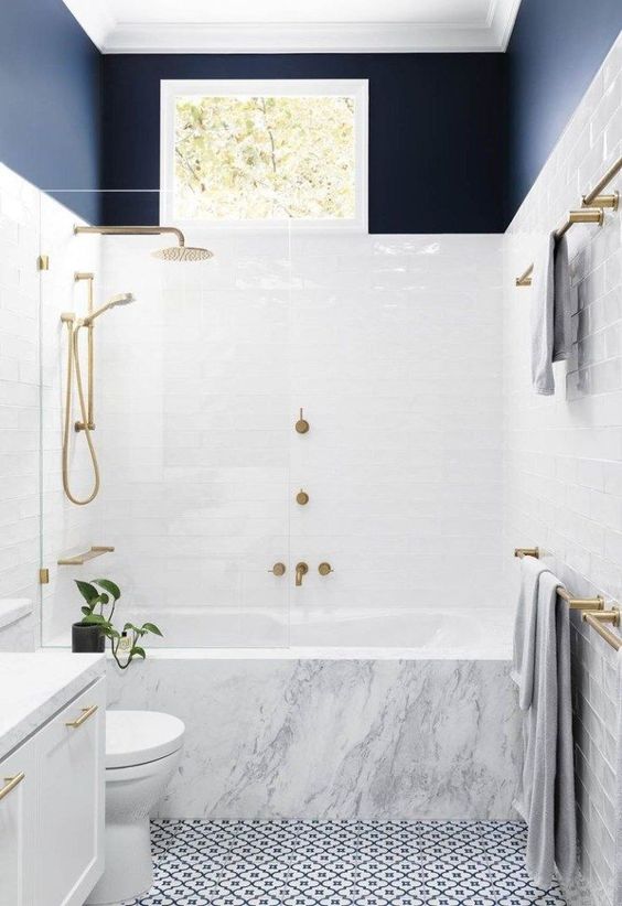 Bathroom Bathtub Ideas: Elegant Built-In Tub