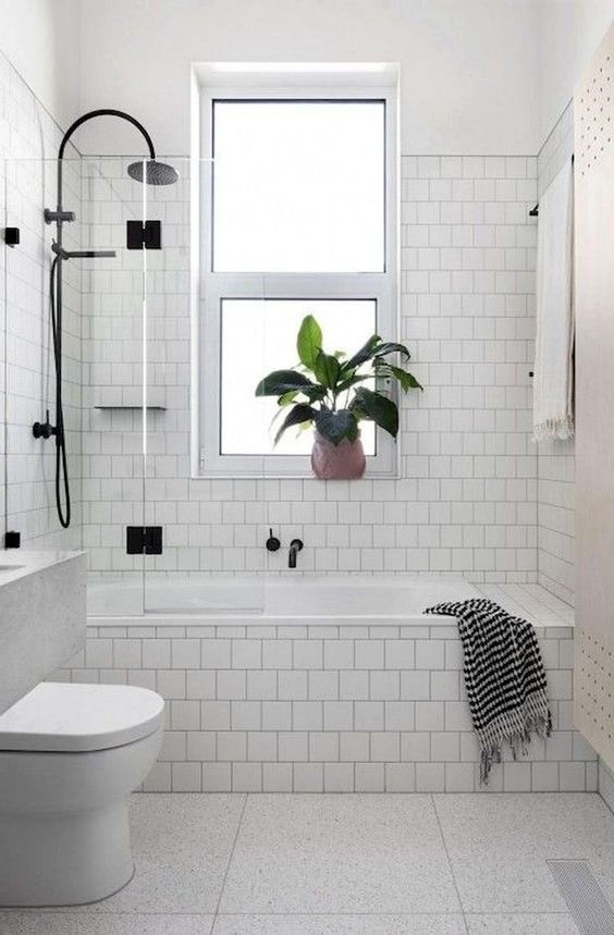 Bathroom Bathtub Ideas: Decorative Built-In Tub