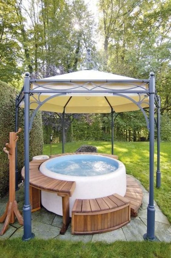 Hot Tub Landscaping: Cozy Hot Tub Layout