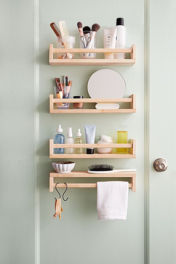 Bathroom Organization Ideas: Minimalist Floating Shelves