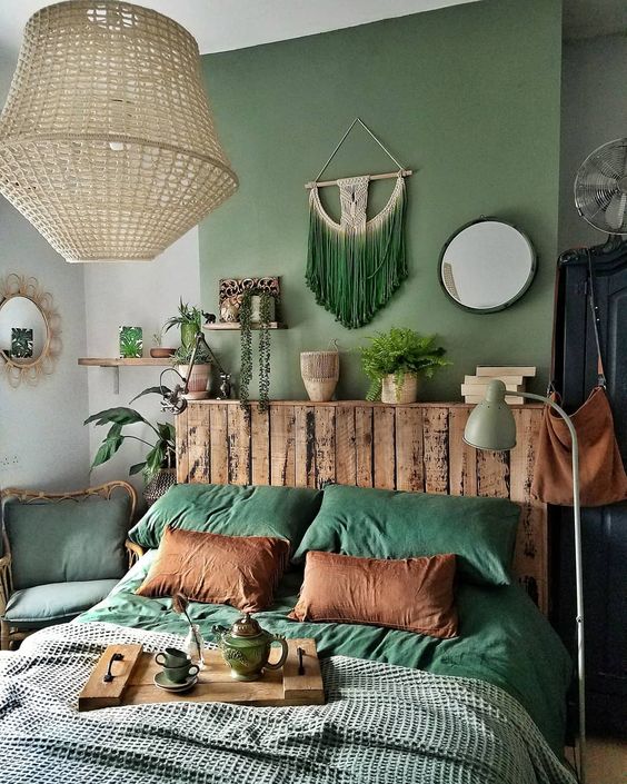 Green Bedroom Ideas: Mesmerizing Boho Rustic