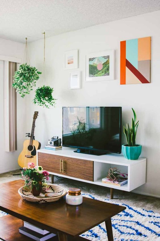 Living Room with TV Ideas: Stylish Eclectic Look