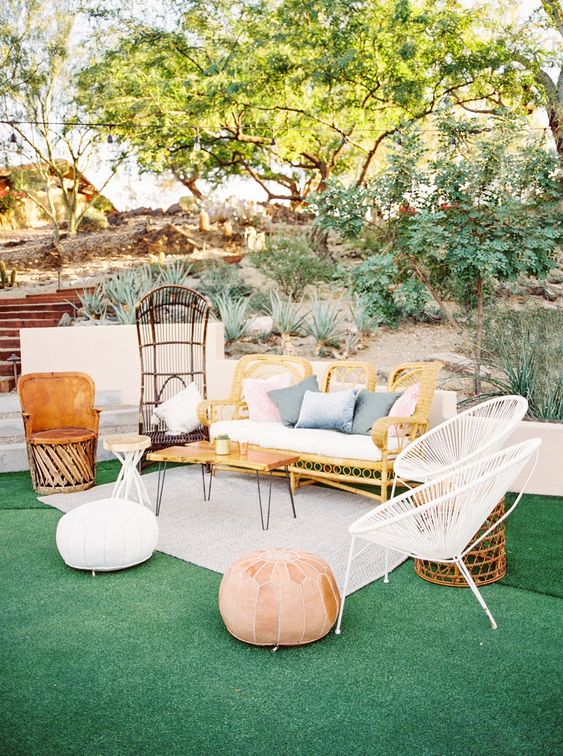 Backyard Sitting Area Ideas: Lovely Neutral Shade