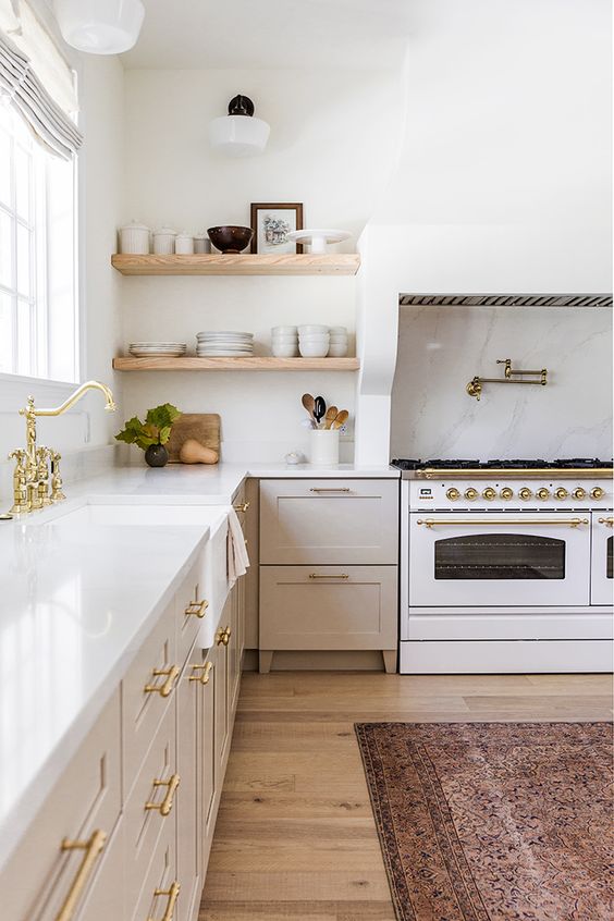 Modern Kitchen Ideas: Elegant White Kitchen