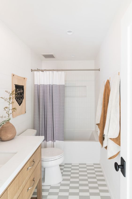 Apartment Bathroom Ideas: Cool Farmhouse Decor
