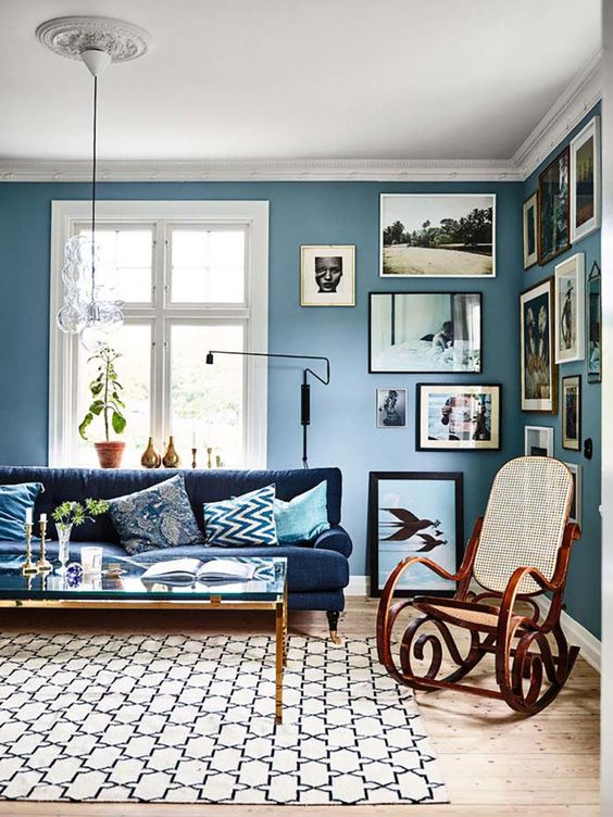 Blue Living Room Ideas: Chic Vintage Vibe