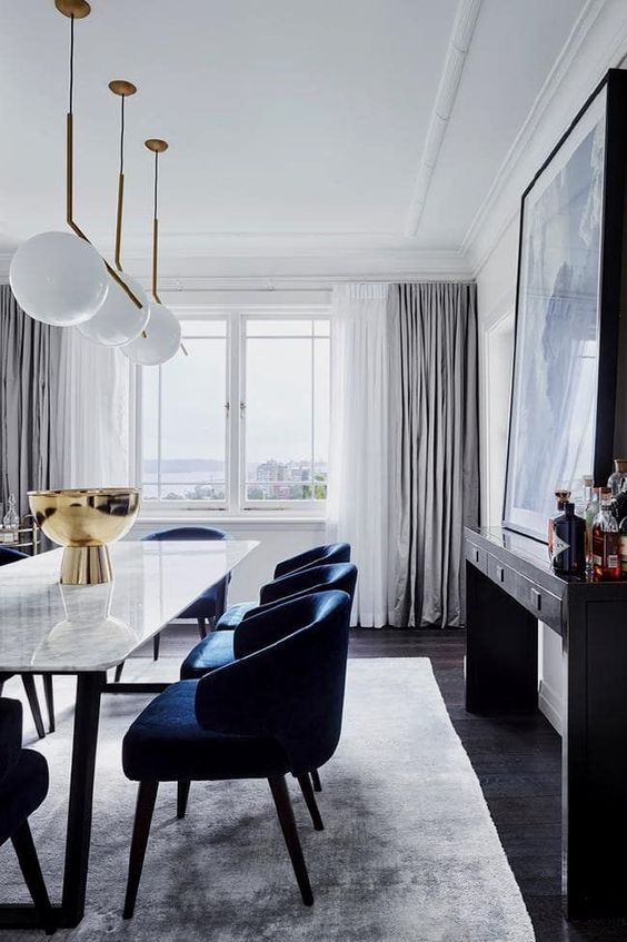 Elegant Dining Room Ideas: Sleek Bright Furniture