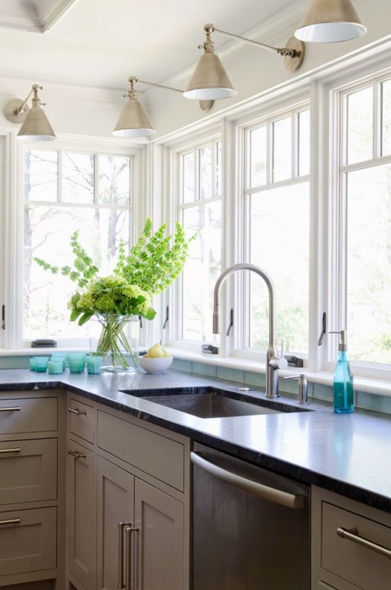 Kitchen Window Ideas: Bright Kitchen Look