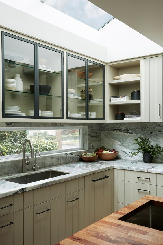 Kitchen Window Ideas: Simple Backsplash Window
