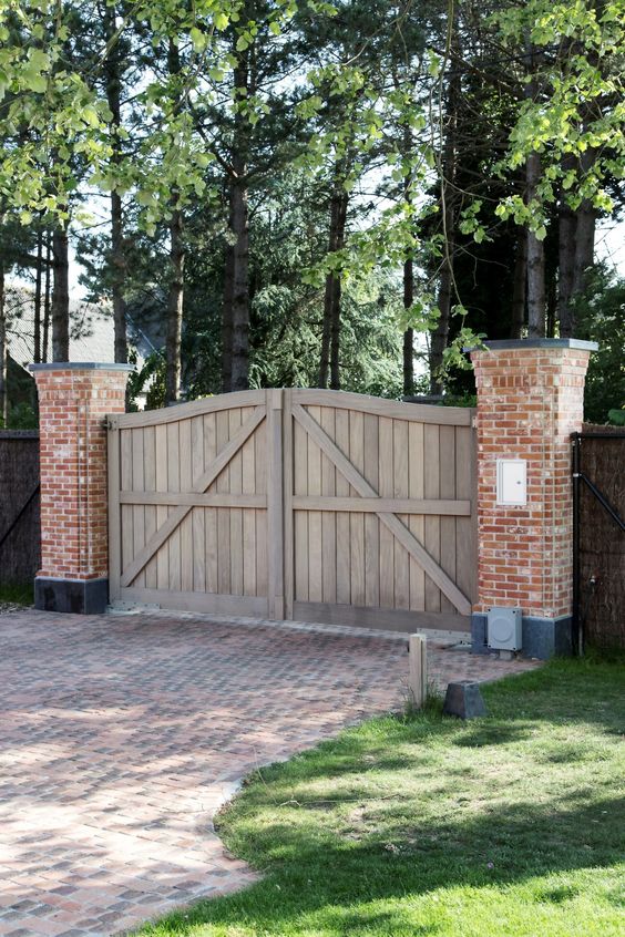 Fence Gate Ideas: Minimalist Fence Gate 