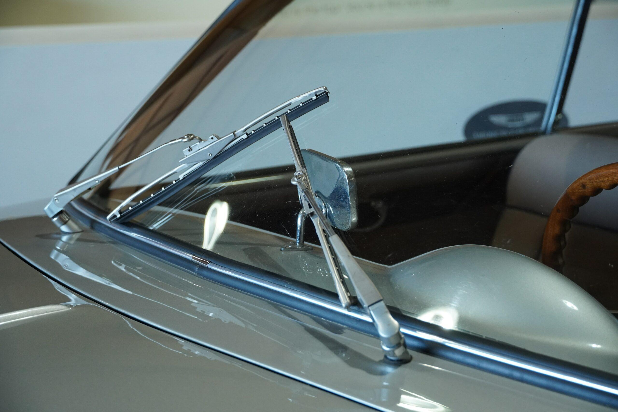 How Windshield Repair Can Save You Money