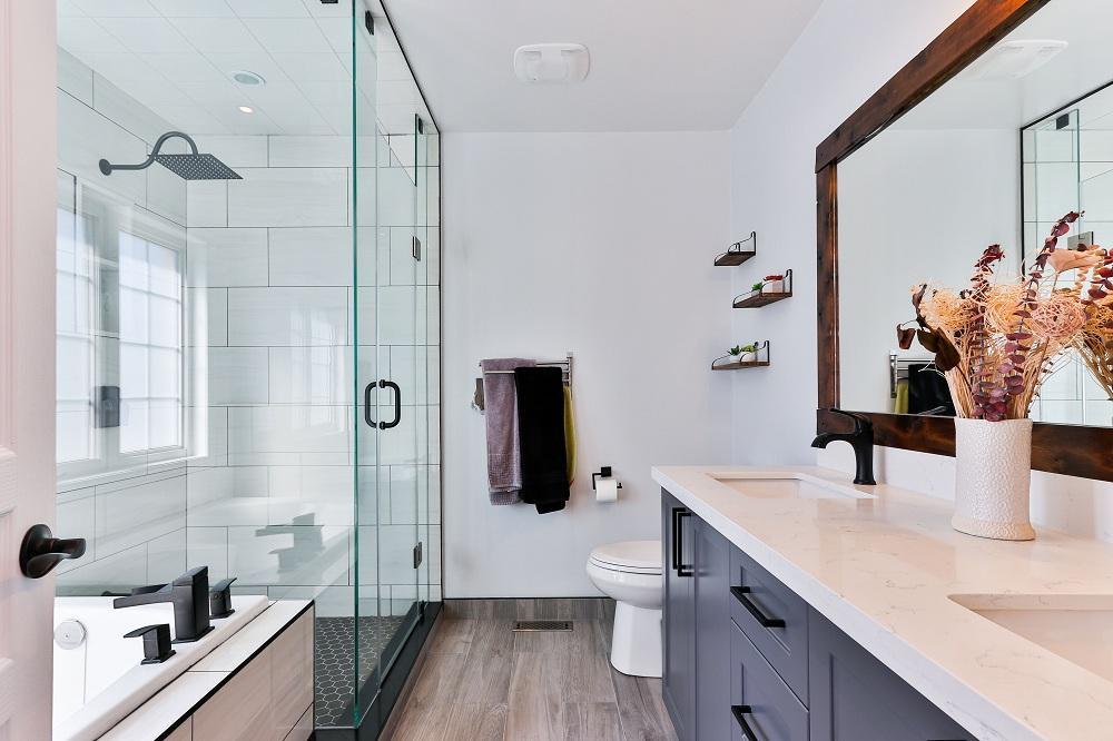 How to Choose Glass Partitions for Bathrooms