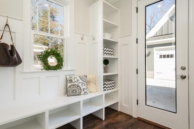 how to organize a mudroom